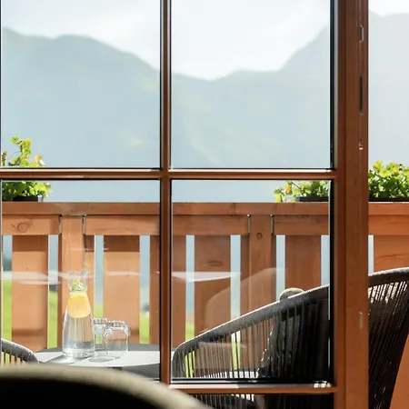 Aparthotel Bergmaehder - Alpine Oberlech